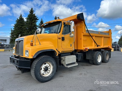 2005 International 5500 6x4 T/A Dump Truck