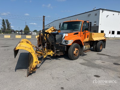 2003 International 7400 4x2 Snow Plow Truck