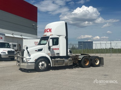 2015 Peterbilt 579 6x4 Day Cab Truck Tractor