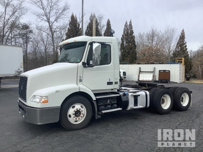 2013 Volvo VNM 6x4 T/A Day Cab Truck Tractor