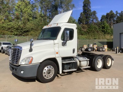 2016 Freightliner Cascadia 125 6x4 T/A Day Cab Truck Tractor