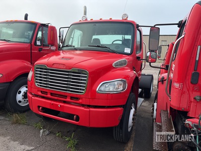 2006 Freightliner M2 4x2 S/A Day Cab Truck Tractor (Inoperable)