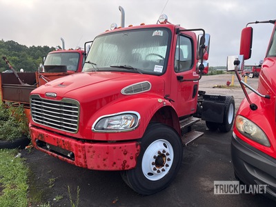 2007 Freightliner M2 4x2 S/A Day Cab Truck Tractor (Inoperable)