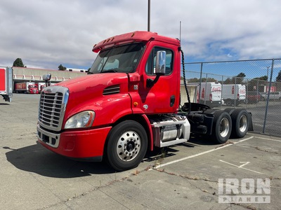 2013 Freightliner Cascadia 113 6x4 T/A Day Cab Truck Tractor (Inoperable)