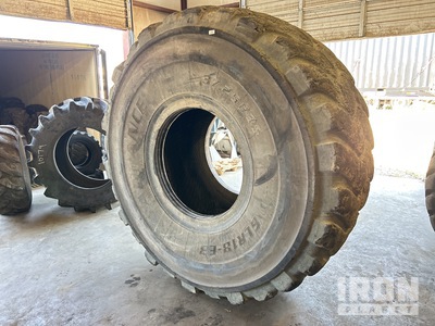 Quantity of (1) Advance GLR18-E3 37.25R35 Tires