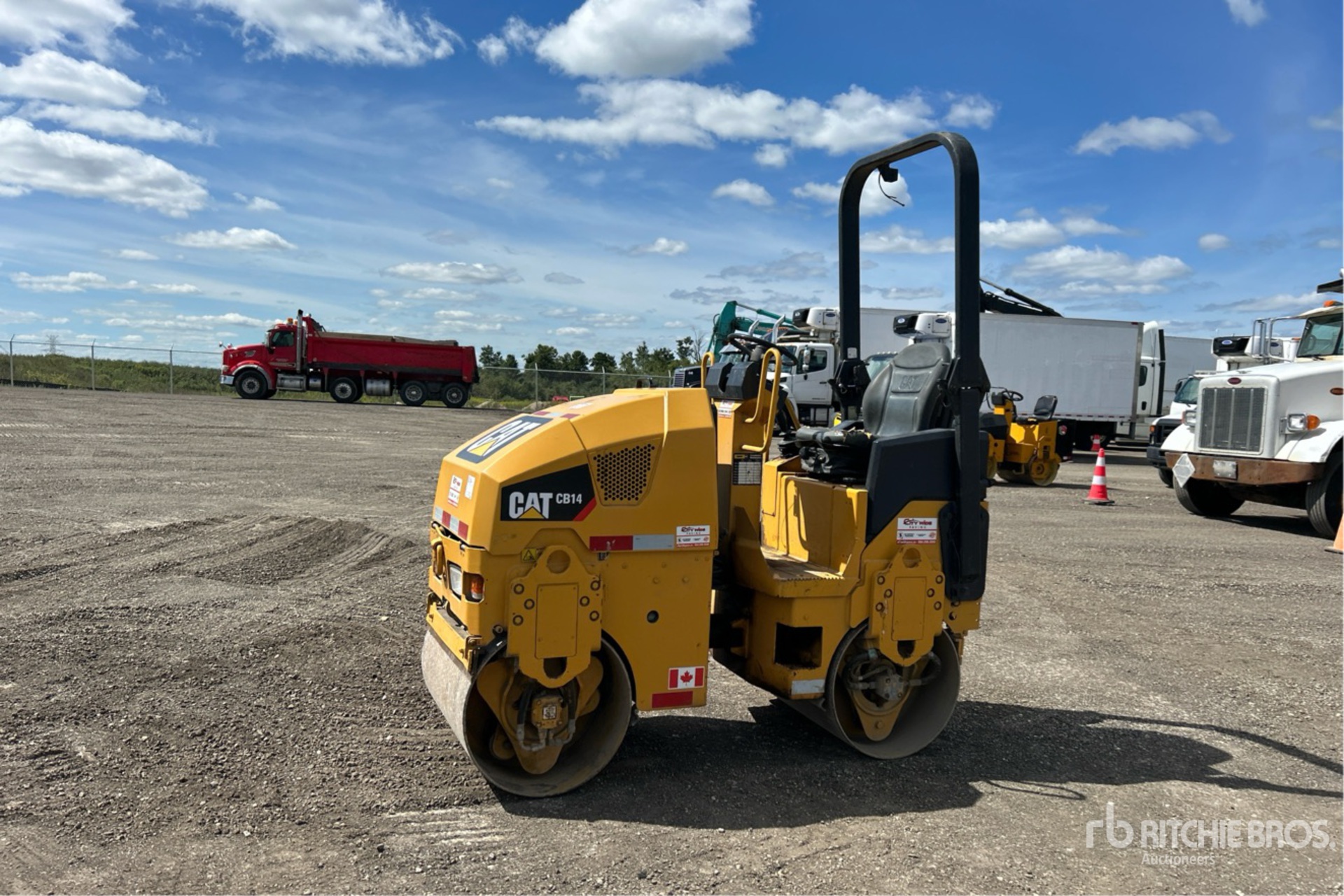 2010 Cat CB14 Compacteur à double bille