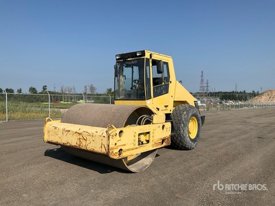2000 Bomag 213D-3 Smooth Drum Compactor