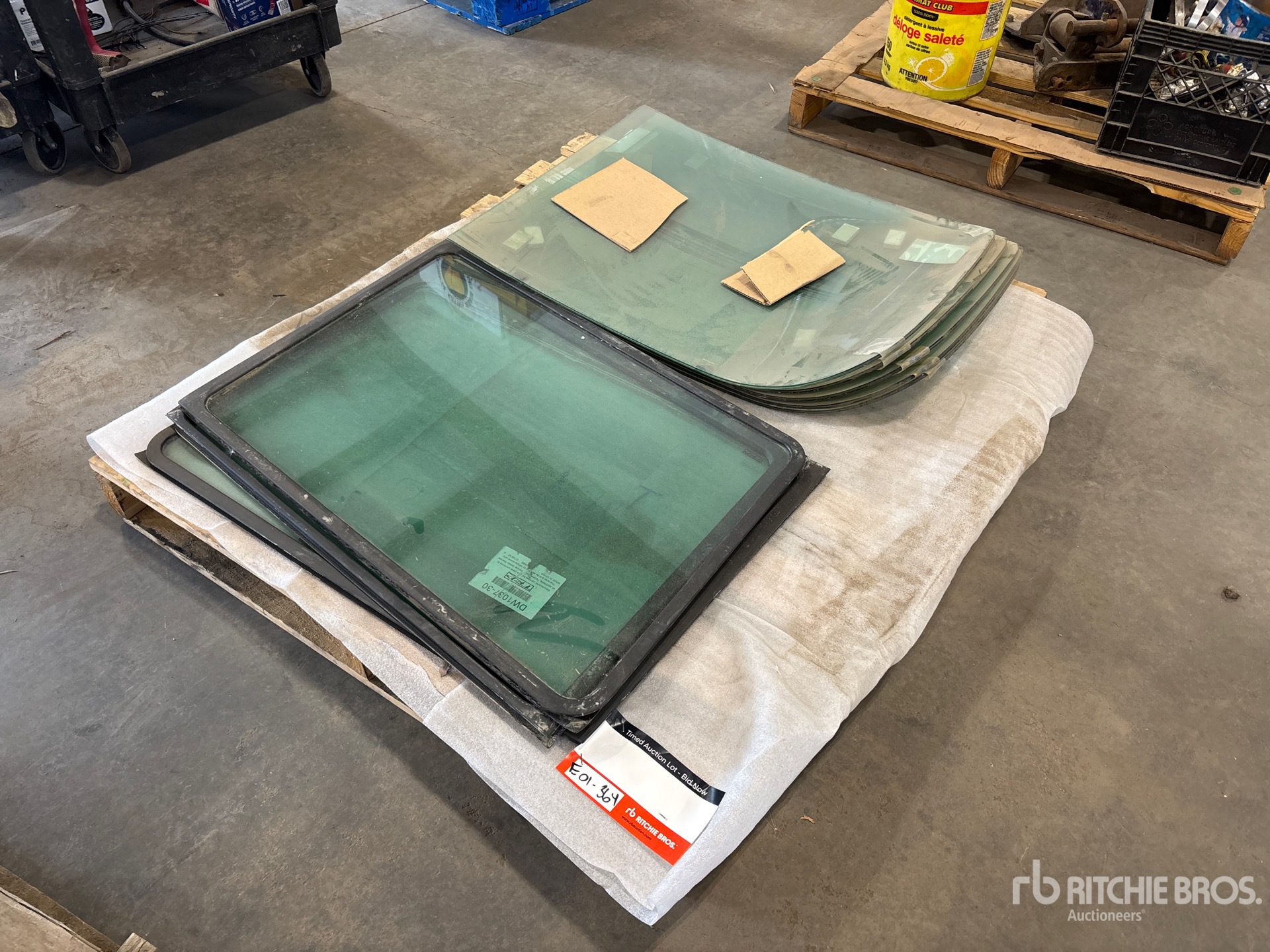 Quantity of Kenworth Windows (Unused)