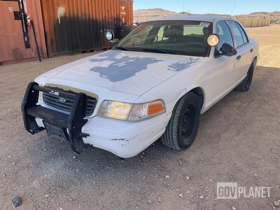 2000 Ford Crown Victoria Sedan