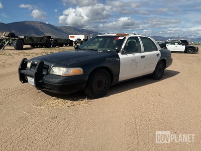2003 Ford Crown Victoria Sedan
