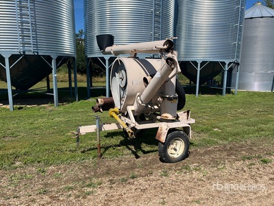 REM 552 Grain Vac