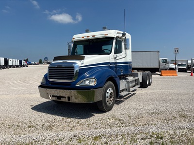 2002 Freightliner Columbia 120 6x4 Oil Filter Recycling Truck الكابينة والهيكل