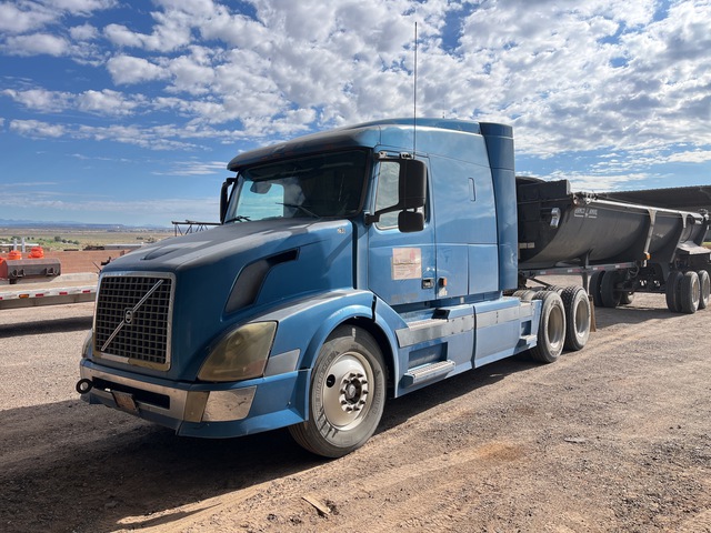 2005 Volvo VNL 6x4 T/A Sleeper Truck Tractor
