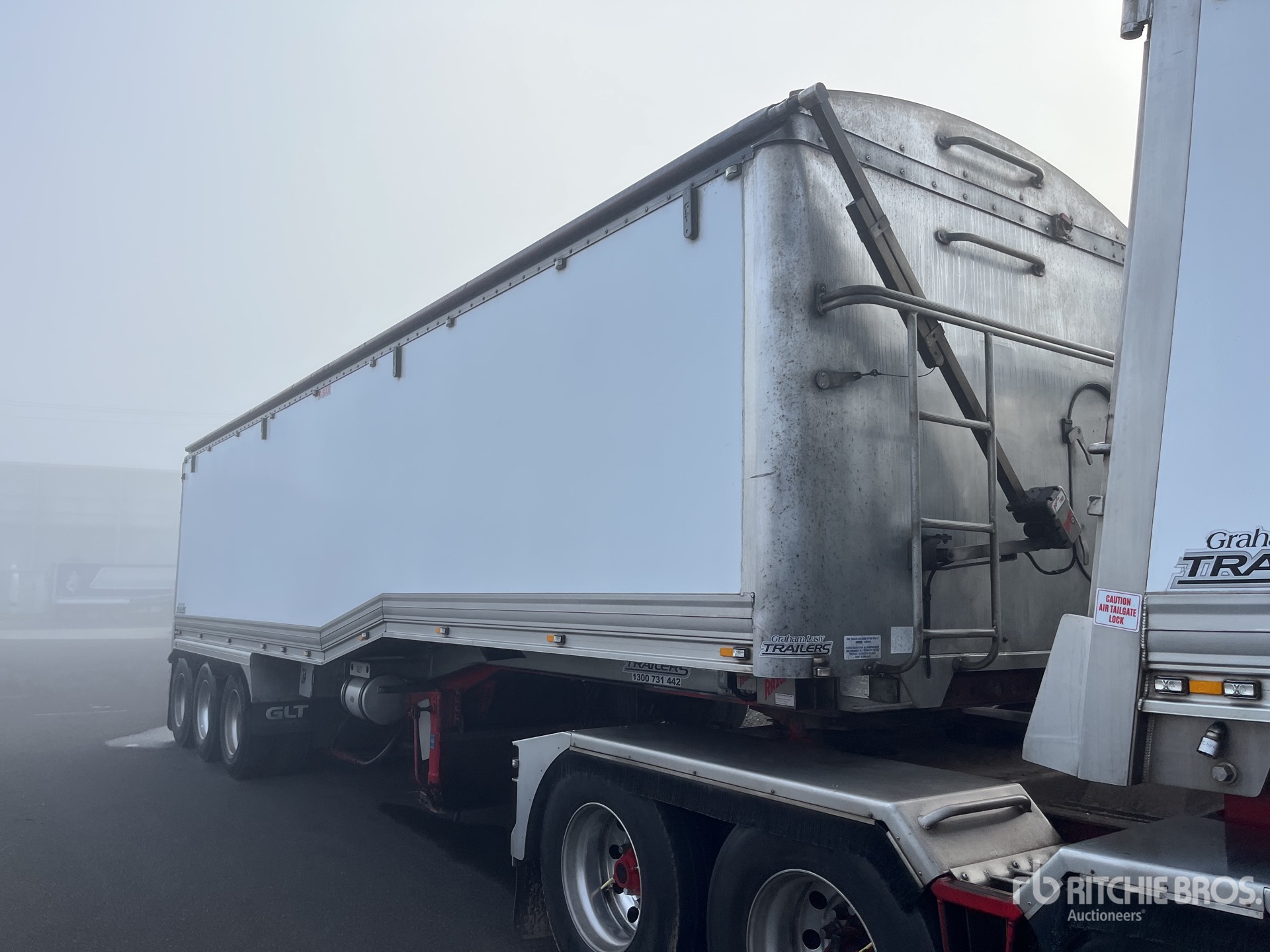 2021 GLT 10.3 m Tri/A Step Deck End Dump Trailer