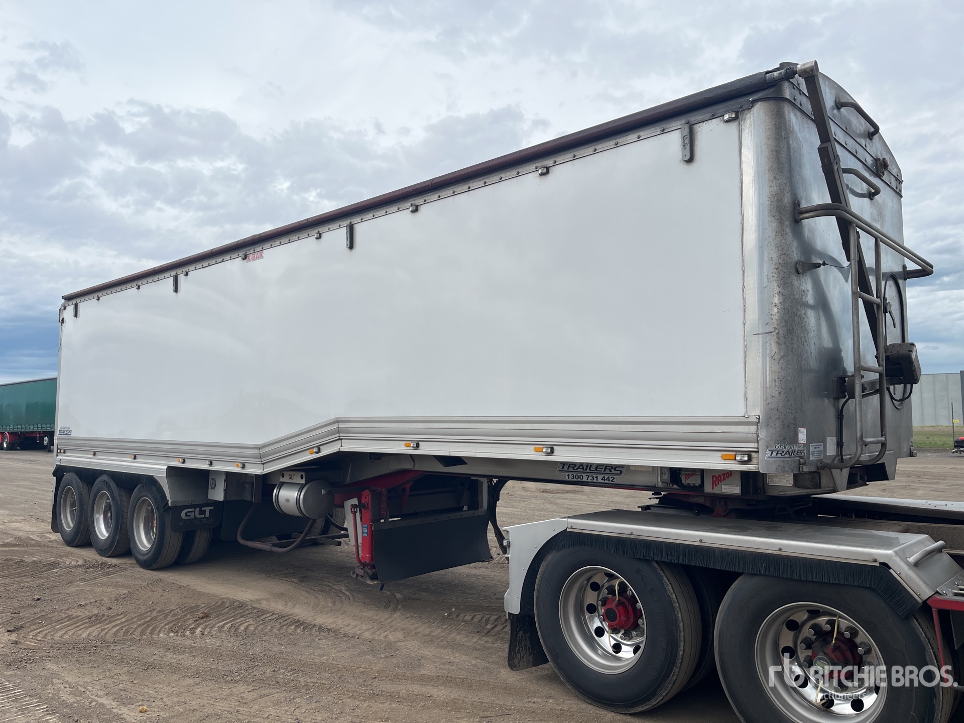 2021 GLT 10.3 m Tri/A Step Deck エンドダンプトレーラー