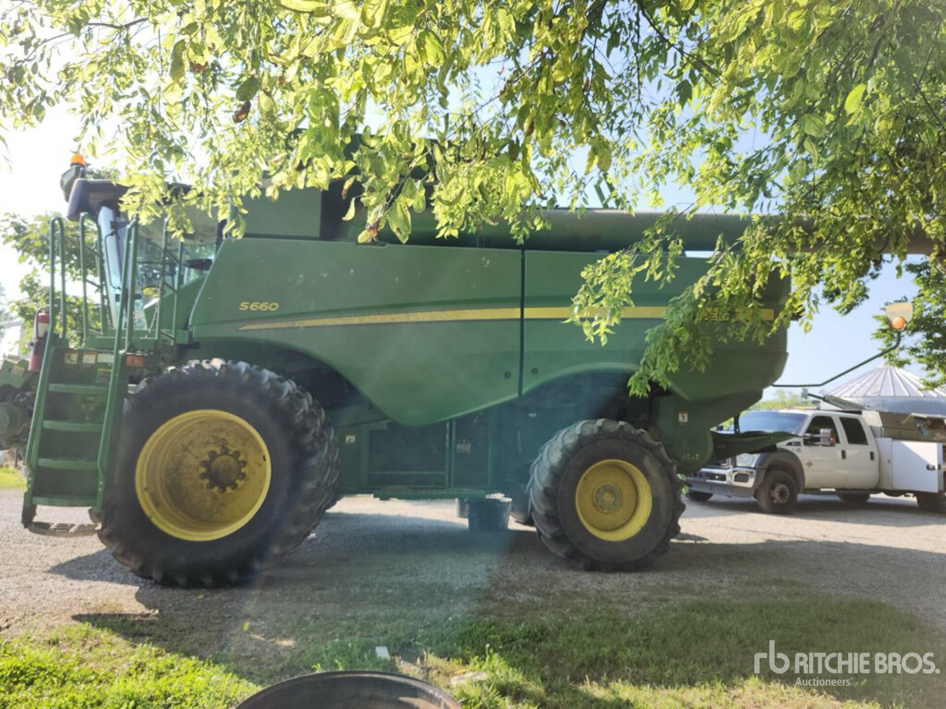 2012 John Deere S660 Combine Harvester