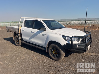 2023 Toyota Hilux 4x4 Dual Cab بيك اب