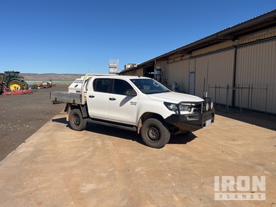 2020 Toyota Hilux 4x4 Dual Cab بيك اب