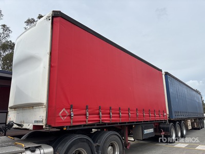 2003 Krueger Tri/A Lead Curtain Side Trailer