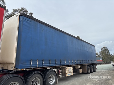 2001 MaxiTrans Tri/A Curtain Side Trailer