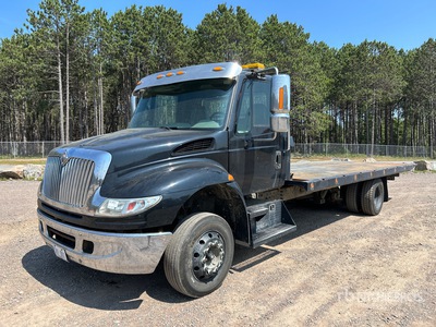 2005 International 40S4LP 4x2 Rollback Truck