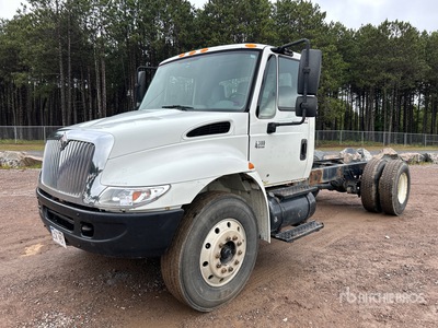 2008 International 4300 4x2 Cabine et châssis