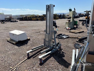 2022 Sumner 2615 Materialaufzug