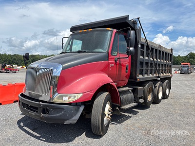 2006 International 8600 8x4 Tri/A Dump Truck