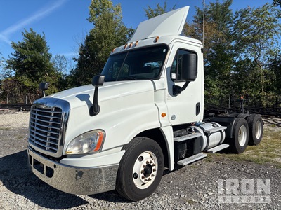 2018 Freightliner Cascadia 125 6x4 T/A Day Cab Truck Tractor
