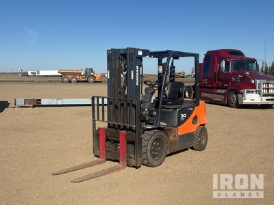 2012 Doosan D30S-5 5300 lb Pneumatic Tire رافعة شوكية