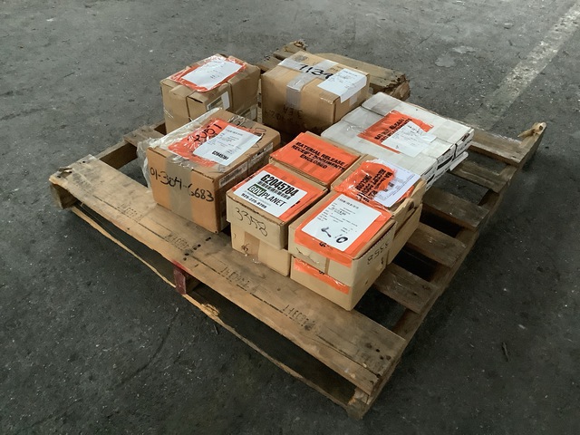 (1) Sleeve Bearing, (3) Hi-Interrupting Fuses, (3) Steam Traps & Assorted Items (1) Sleeve Bearing, (3) Hi-Interrupting Fuses, (3) Steam Traps & Assorted Items