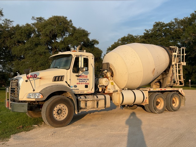 2017 Mack GU813 6x4 Mixer Truck 2017 Mack GU813 6x4 Mixer Truck