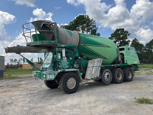 2014 Oshkosh 8x6 Front Discharge Mixer Truck 2014 Oshkosh 8x6 Front Discharge Mixer Truck