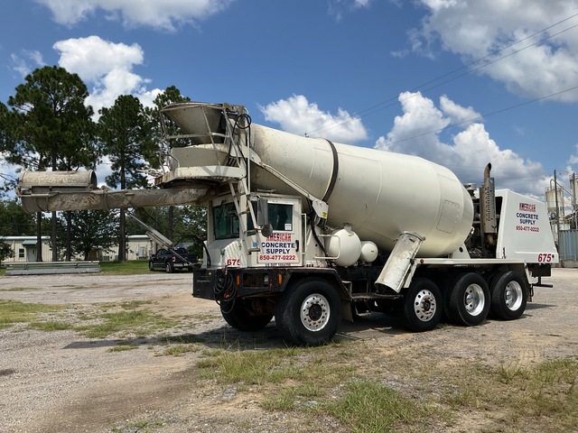 2017 Oshkosh 8x6 Front Discharge Mixer Truck 2017 Oshkosh 8x6 Front Discharge Mixer Truck