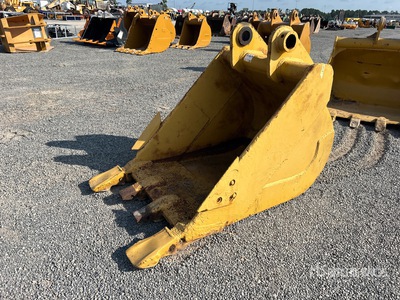 45 in Digging Excavator Bucket