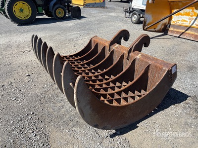 71 in Q/C Excavator Rake