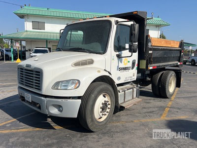 2016 Freightliner M2 106 4x2 S/A Camión dumper