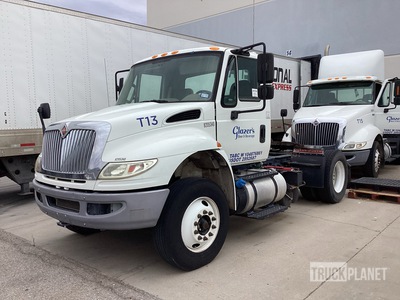 2017 International 4400 4x2 S/A Day Cab Truck Tractor