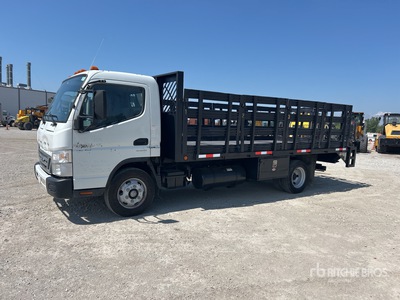2017 Mitsubishi Fuso FE 4x2 Camion à Plateau