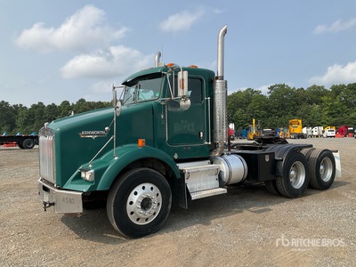 2005 Kenworth T800 6x4 T/A Day Cab Truck Tractor