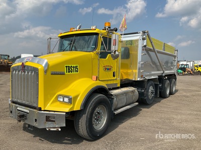 2014 Kenworth T800 8x4 4-Achs Kipper-Lkw