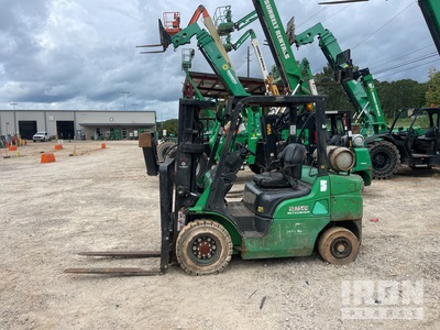 2016 Mitsubishi FG25NLP 4600 lb Carretilla Todoterreno