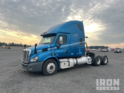 2015 Freightliner Cascadia 113 6x4 T/A Sleeper Truck Tractor