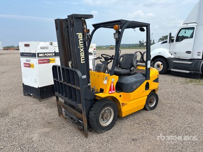 Zhejiang Maximal FL25T 5500 lb Pneumatic Tire Forklift