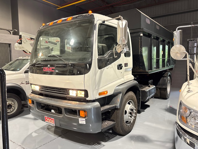 2008 GMC T7500 4x2 Roll-Off Truck