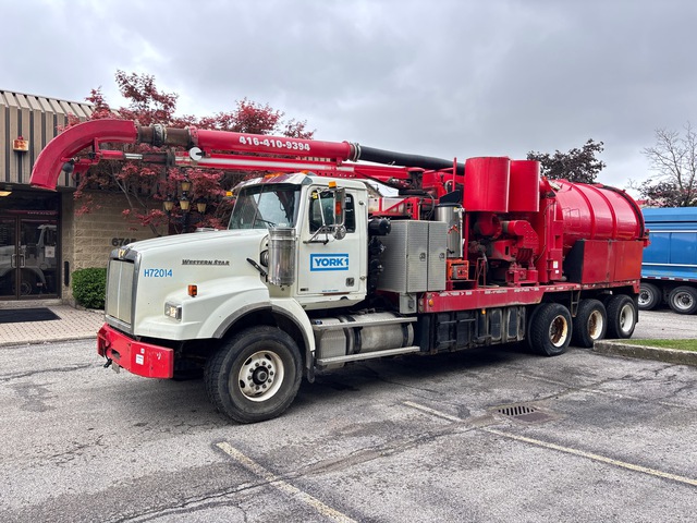 Vac-Con VXPD7016LH on 2012 Western Star W4900 8x6 Vacuum Excavator Truck Vac-Con VXPD7016LH on 2012 Western Star W4900 8x6 Vacuum Excavator Truck