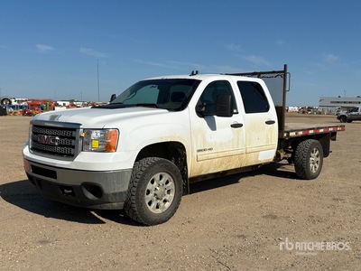 2013 GMC Sierra 3500HD 4x4 Crew Cab Flatbed Truck
