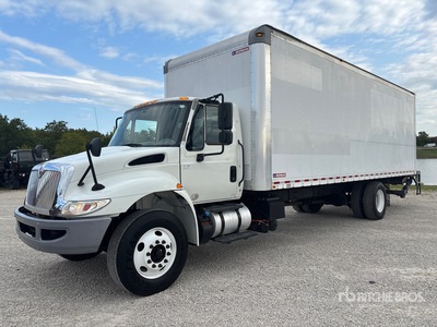 2018 International 4300 4x2 Camion fourgon