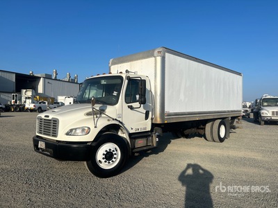 2015 Freightliner M2 106 4x2 Furgonetka