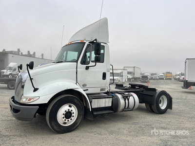 2018 International 8600 4x2 S/A Day Cab Truck Tractor